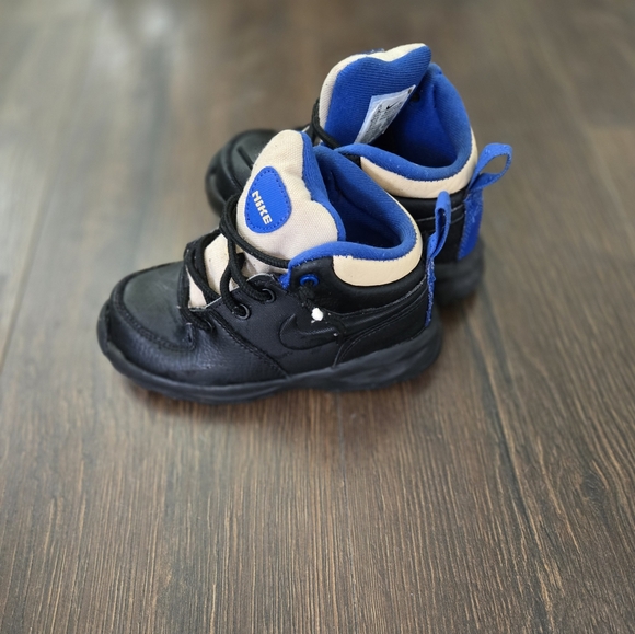 Nike Boots 9c - Picture 3 of 5